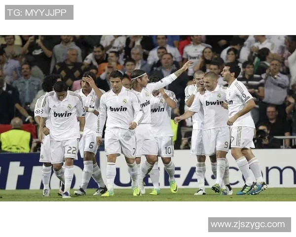 打爆全网的足球明星背后的故事与成就揭秘